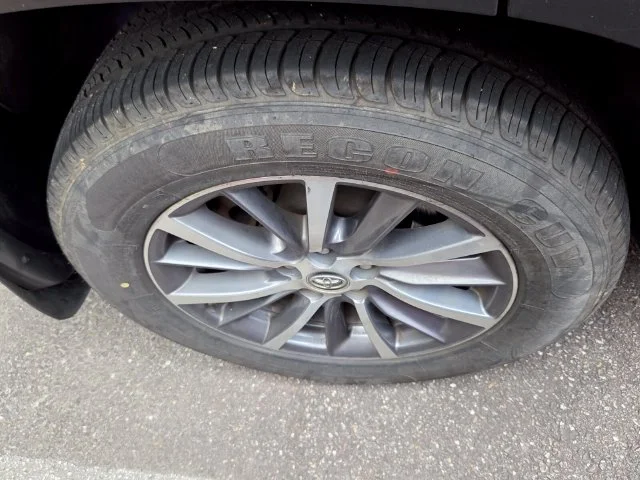 Used 2019 Gray Toyota XLE image 9