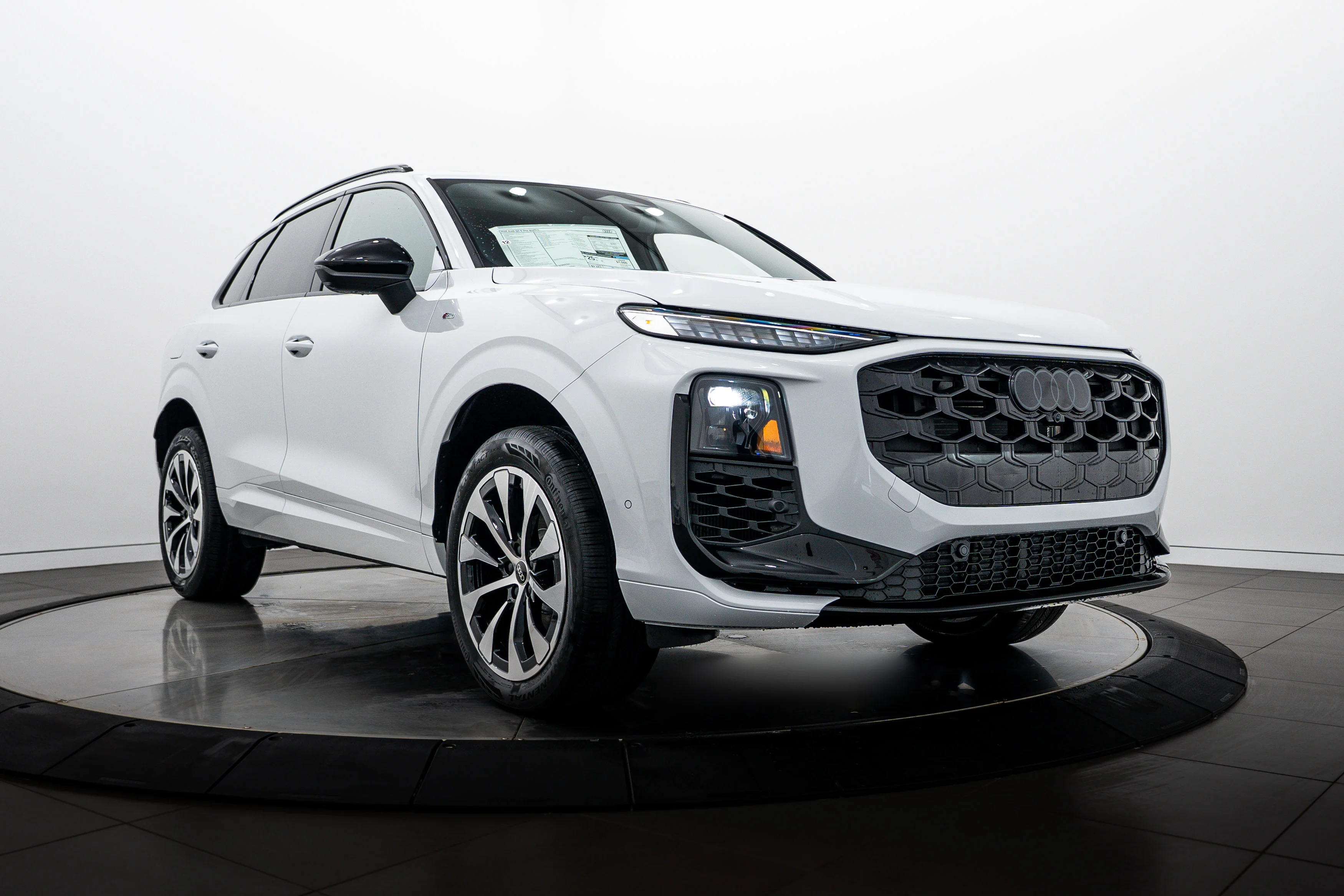 2026 Audi Q3 S line quattro's photo