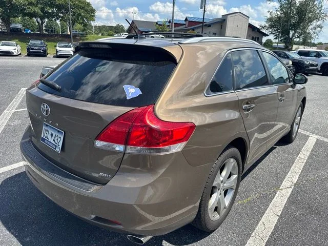 Used 2009 Gold Toyota Base image 5