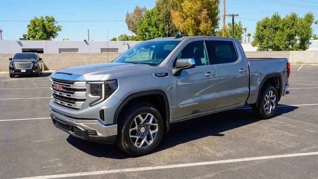 2026 GMC Sierra 1500 SLE - Photo 3