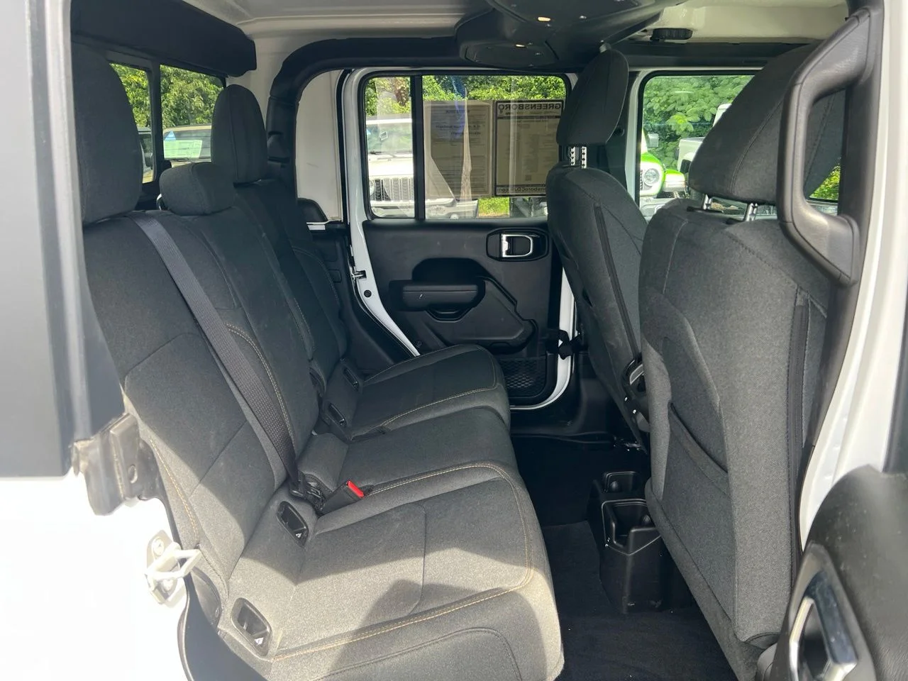 Used 2025 White Jeep Sport S image 17