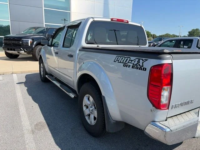 Used 2012 Silver Nissan SV image 22