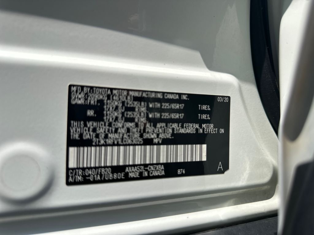 Used 2020 White Toyota LE image 23