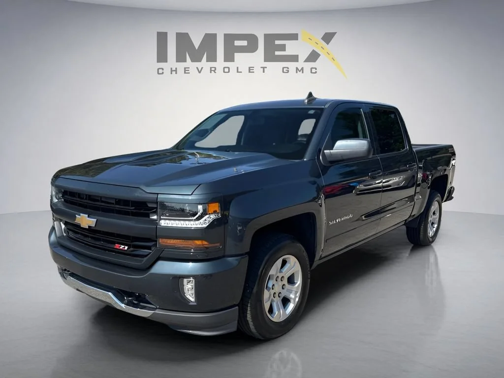 Used 2017 GRAPHITE METALLIC Chevrolet LT image 1