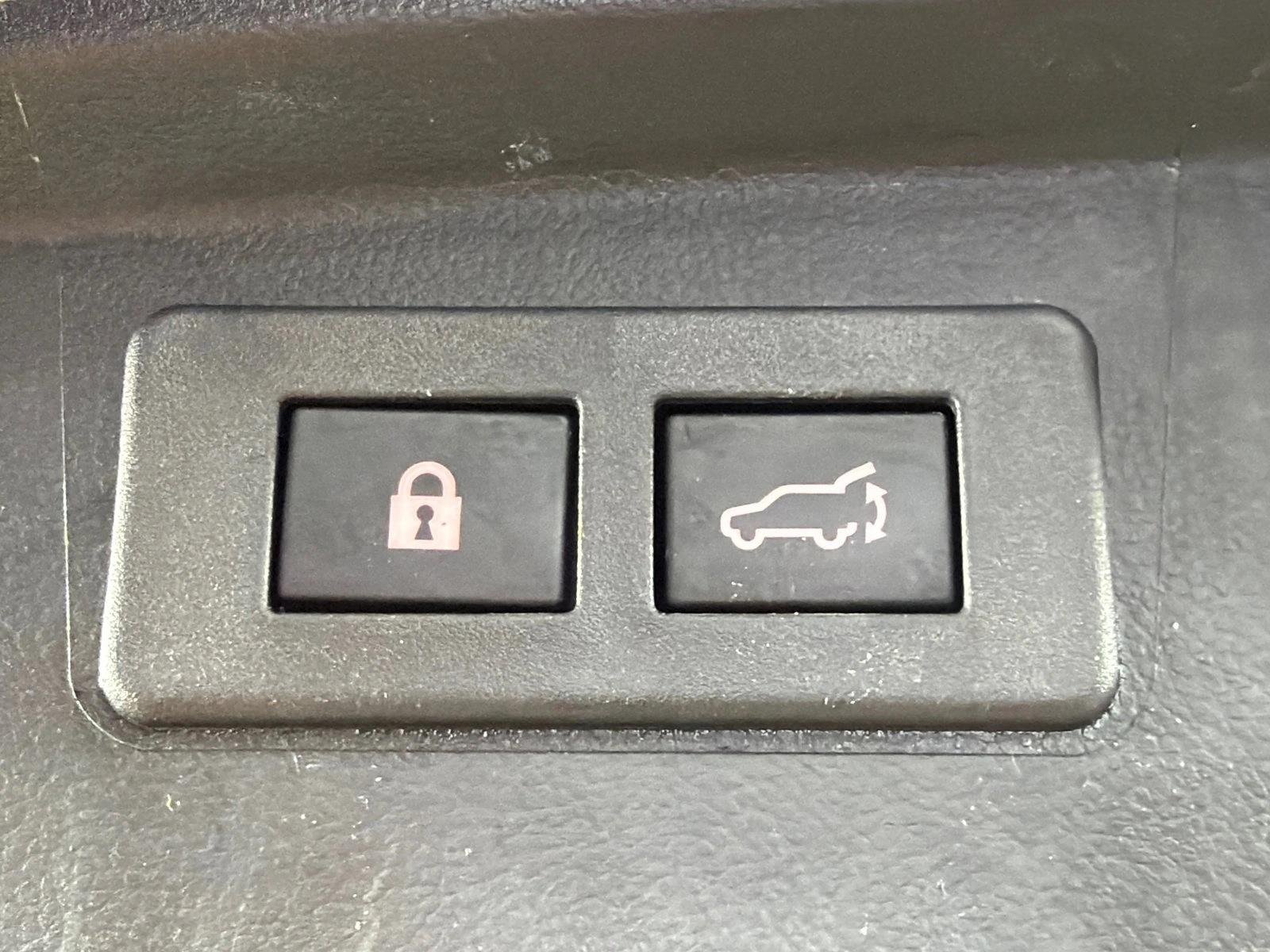Used 2025 Ice Silver Metallic Subaru Onyx Edition image 20