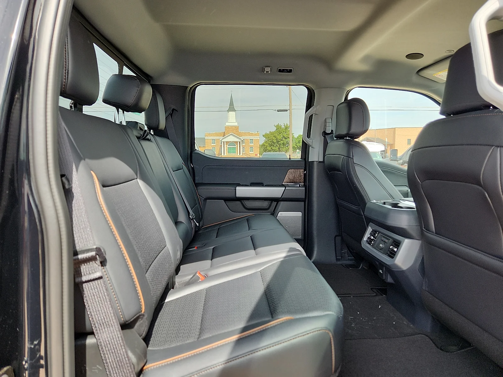 New 2027 Agate Black Metallic Ford LARIAT image 19