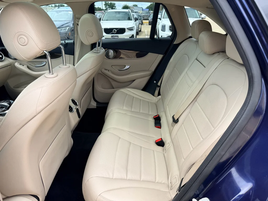 Used 2016 Lunar Blue Metallic Mercedes-Benz 300 image 25