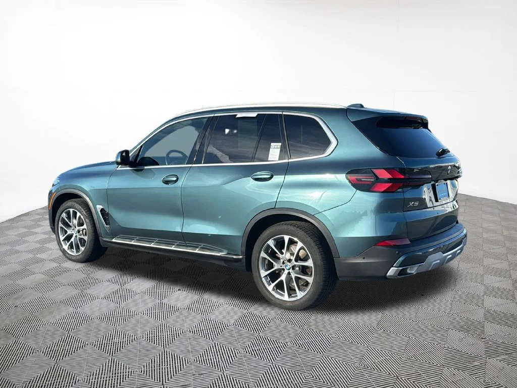 Used 2026 Blue BMW xDrive40i image 12