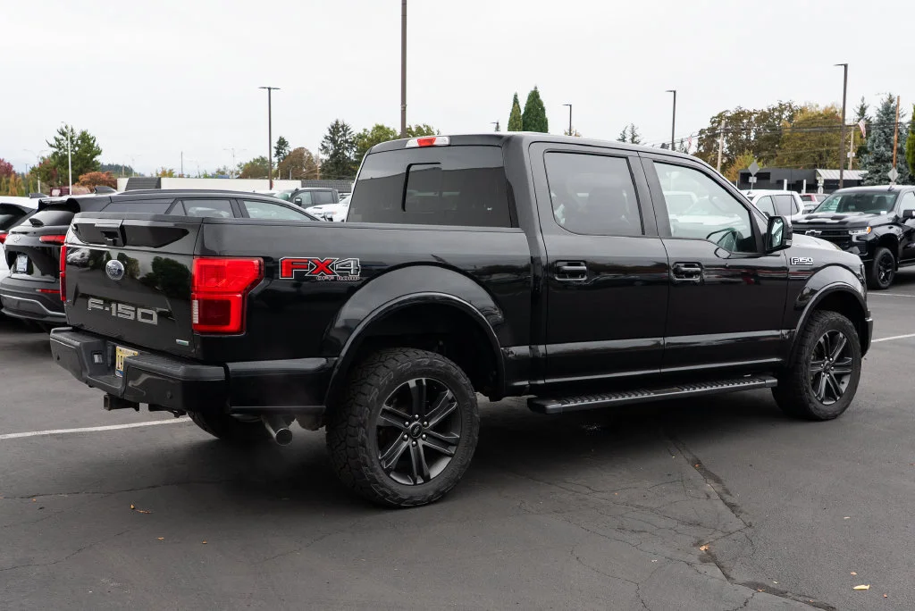 Used 2020 Black Metallic Ford Lariat image 6