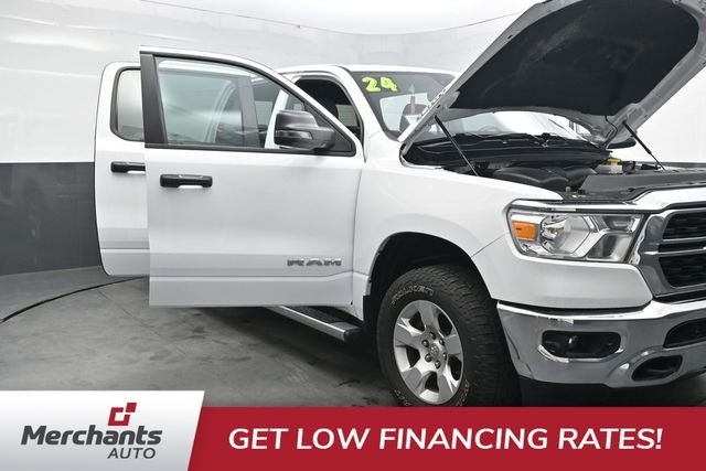 Used 2024 White Ram Big Horn/Lone Star image 30
