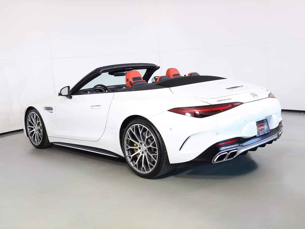 Used 2022 MANUFAKTUR Moonlight White Metallic Mercedes-Benz AMG® SL 63 image 3