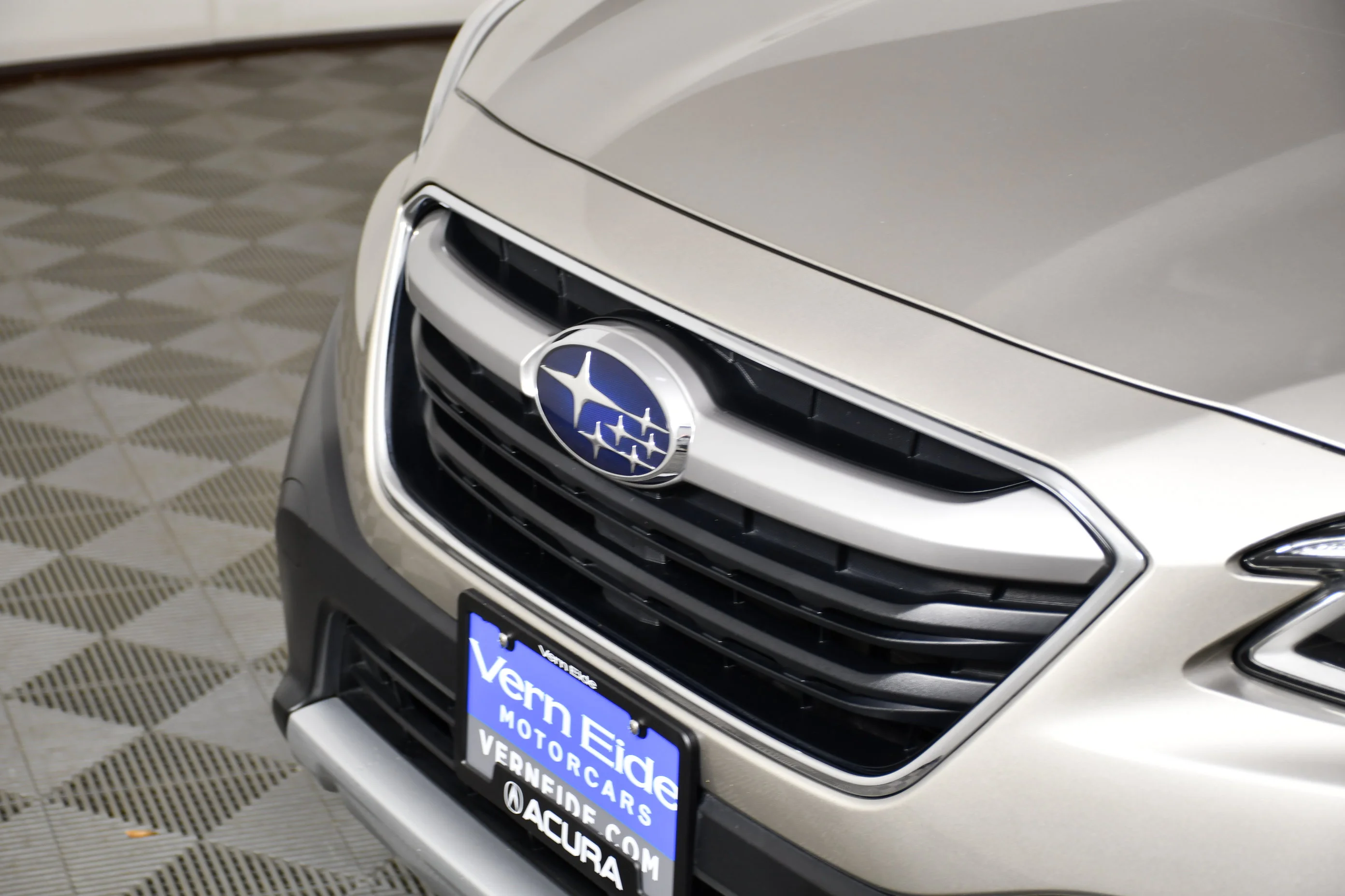 Used 2020 Tungsten Metallic Subaru Limited image 11