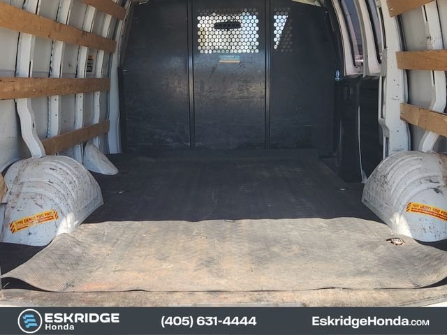 Used 2022 White GMC Work Van image 32