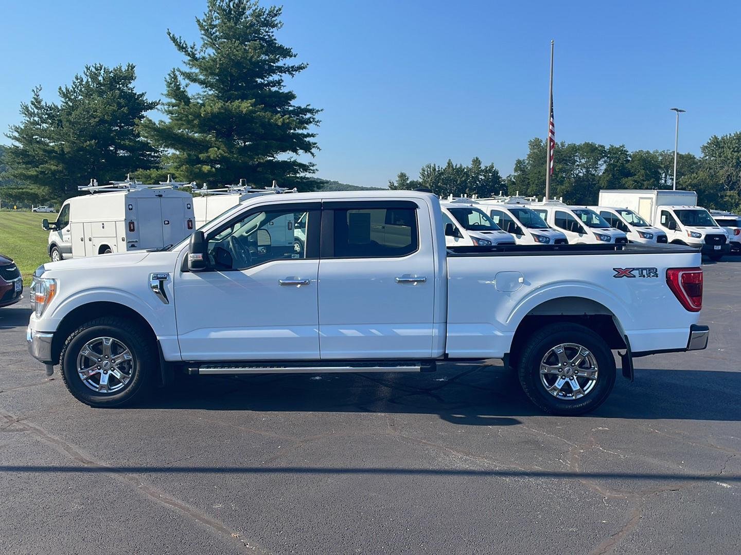 Certified Used 2022 Oxford White Ford XLT image 2