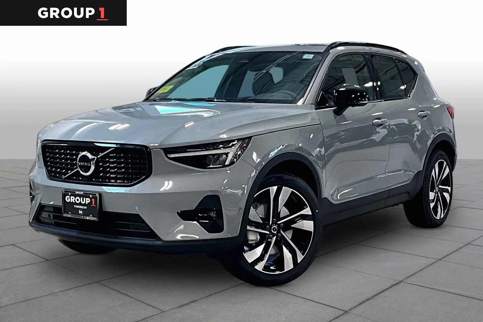 2026 Volvo XC40 B5 Plus Dark AWD's photo