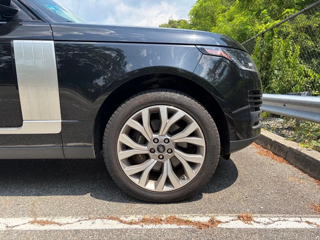 Used 2021 Black Land Rover Westminster image 9