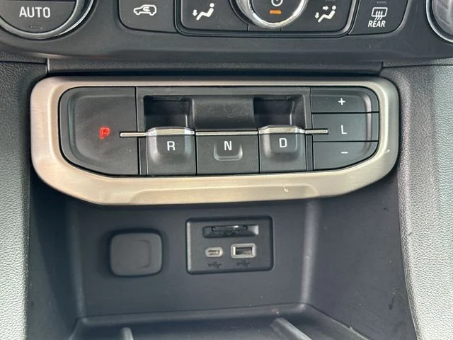 Used 2020 Ebony Twilight Metallic GMC AWD 4dr Denali image 20