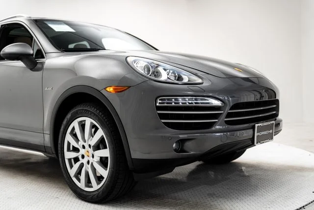 Used 2014  Porsche Diesel Platinum Edition image 60