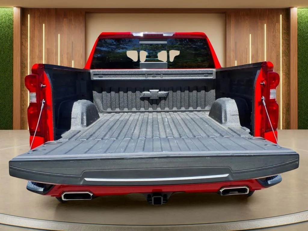 Used 2023 Red Chevrolet RST image 31