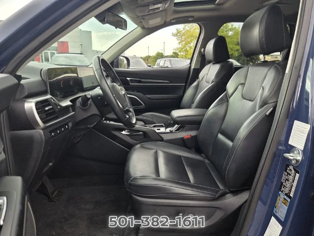 Used 2025 Black Kia S image 9