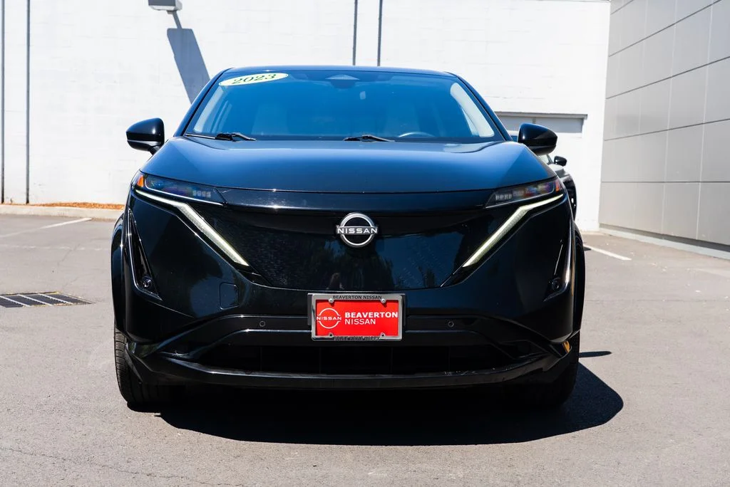 Used 2023 Black Nissan ENGAGE image 2
