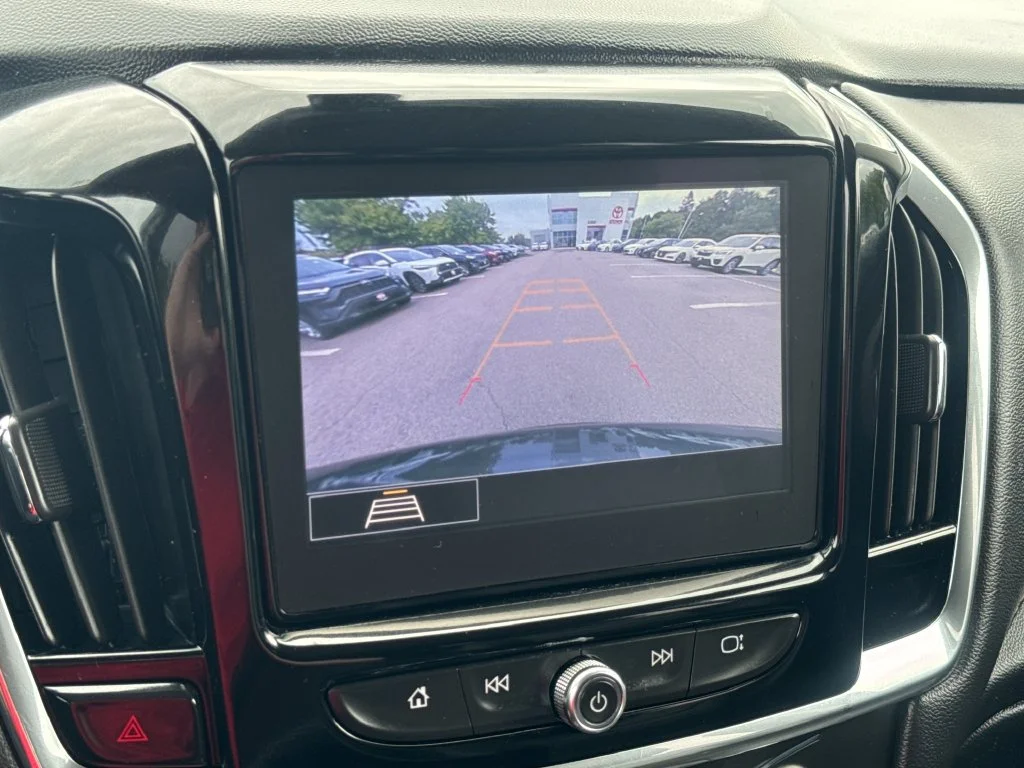Used 2020 Gray Chevrolet 3LT image 24