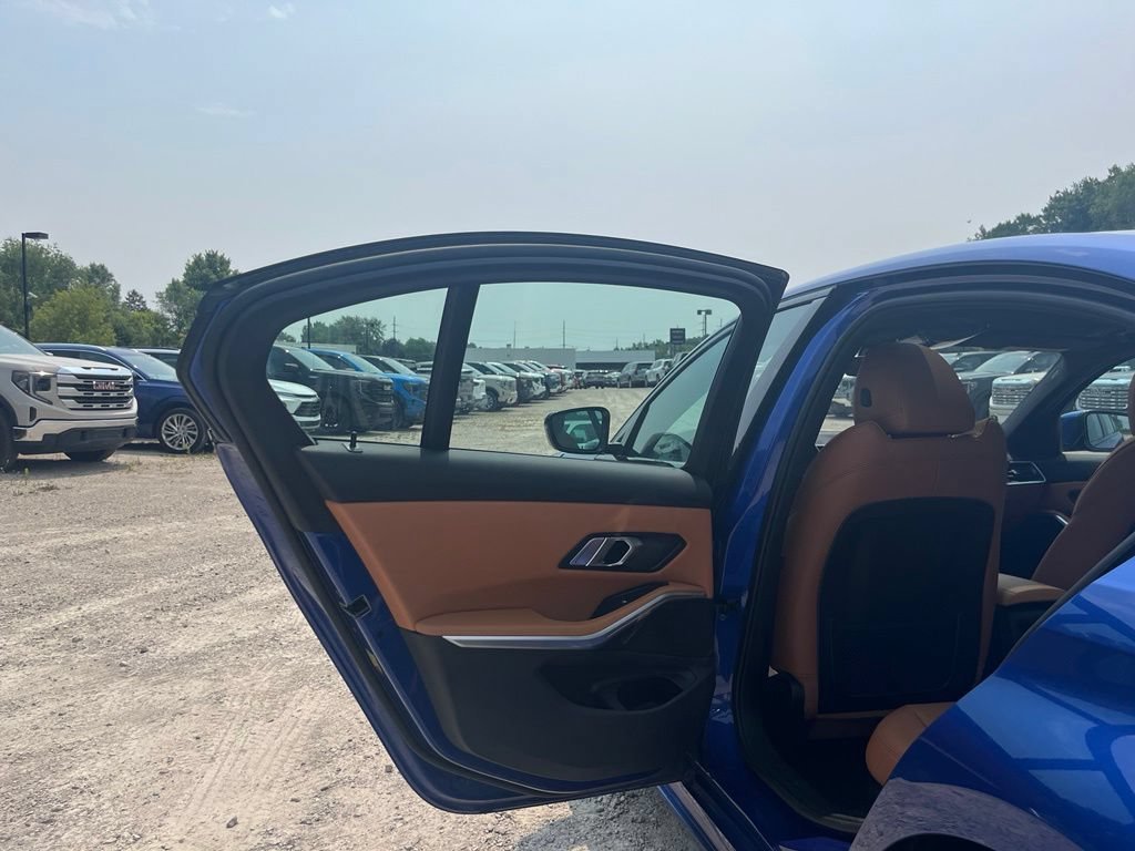 Used 2022 Portimao Blue Met BMW 330i xDrive image 27