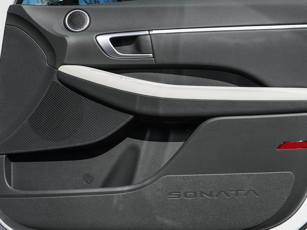 New 2026 Serenity White Hyundai SEL Sport FWD image 32
