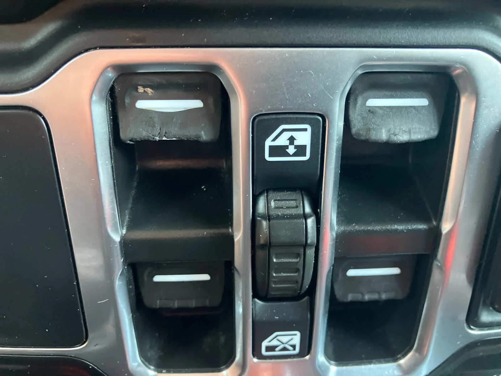 Used 2022 Sting-Gray Clearcoat Jeep Rubicon image 32