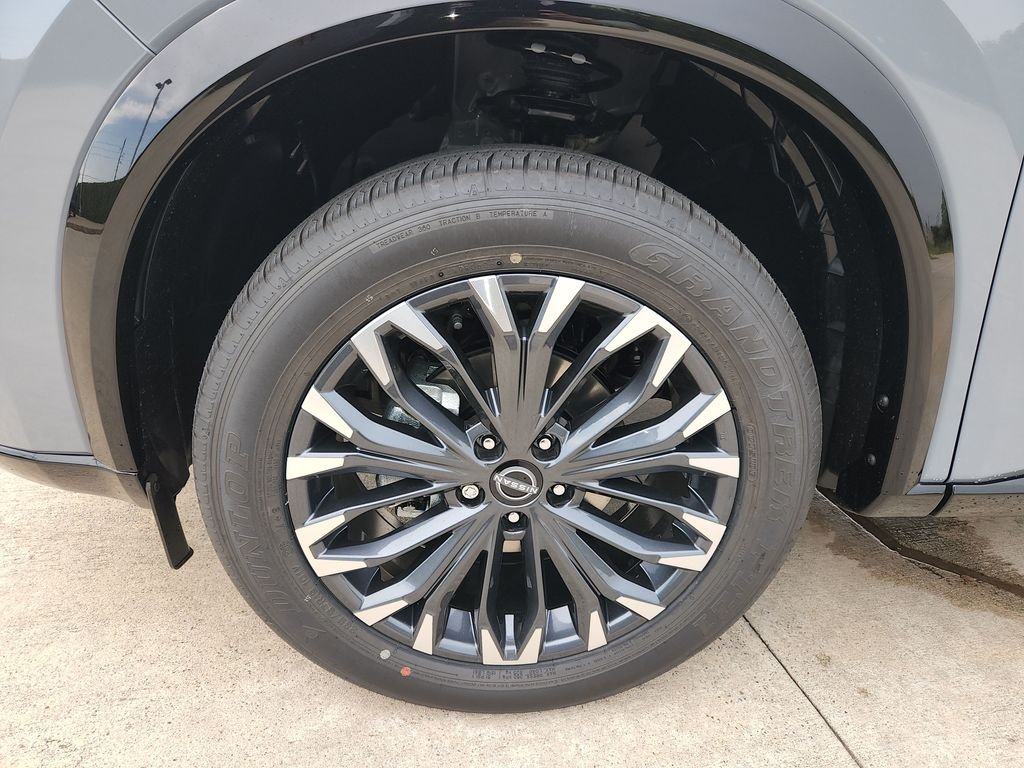 New 2026 Boulder Gray Pearl / Super Black Two-tone Nissan Platinum AWD image 24