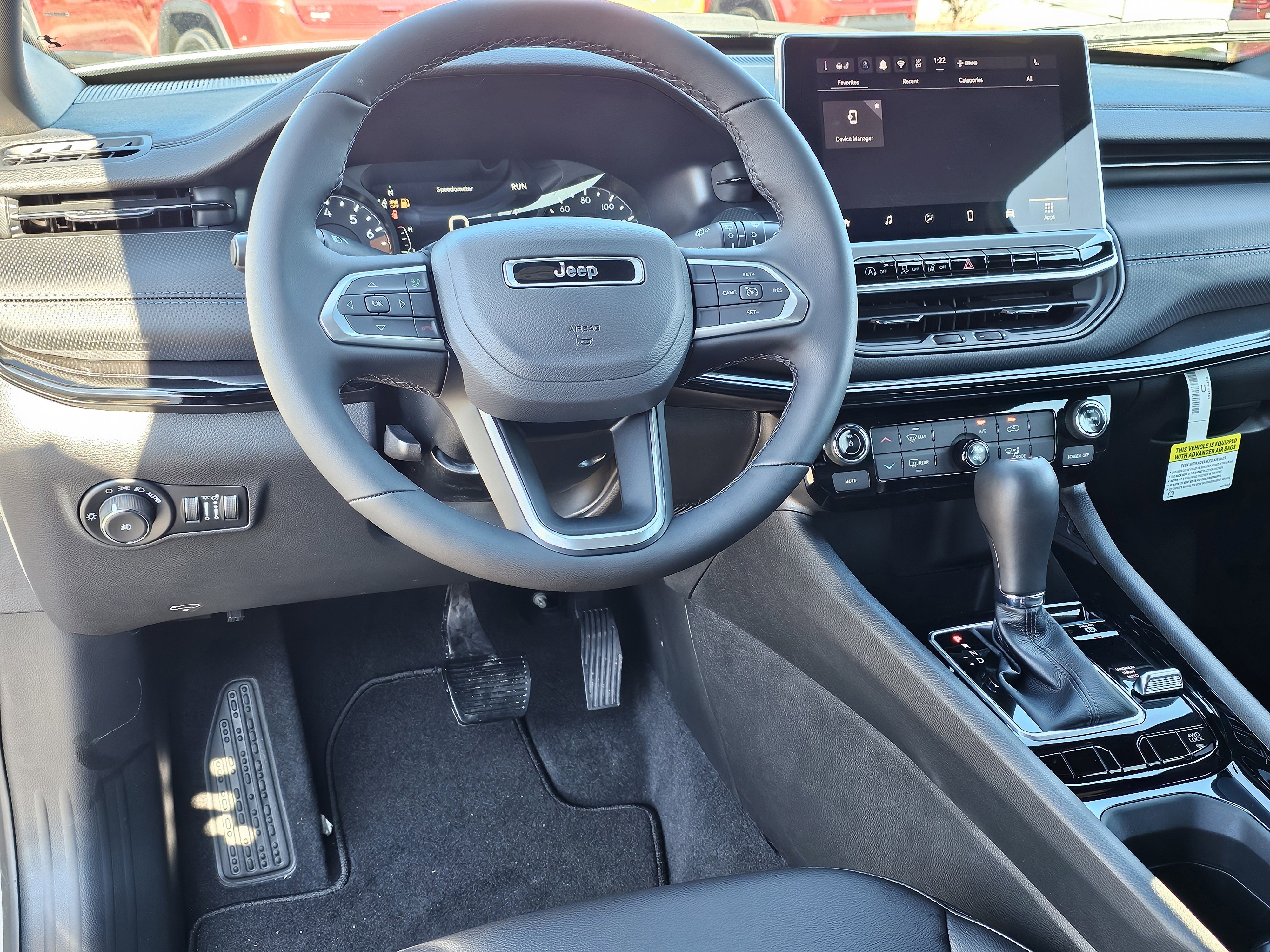 New 2026 Bright White Clearcoat Jeep Latitude Altitude image 32
