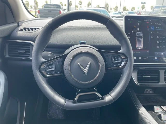 2025 VinFast VF 8 Eco - Photo 8