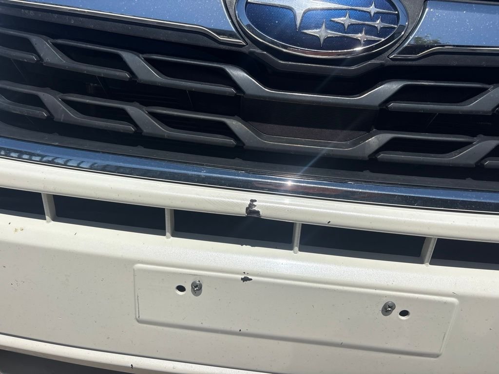 Used 2017 White Subaru 2.5i Limited image 3
