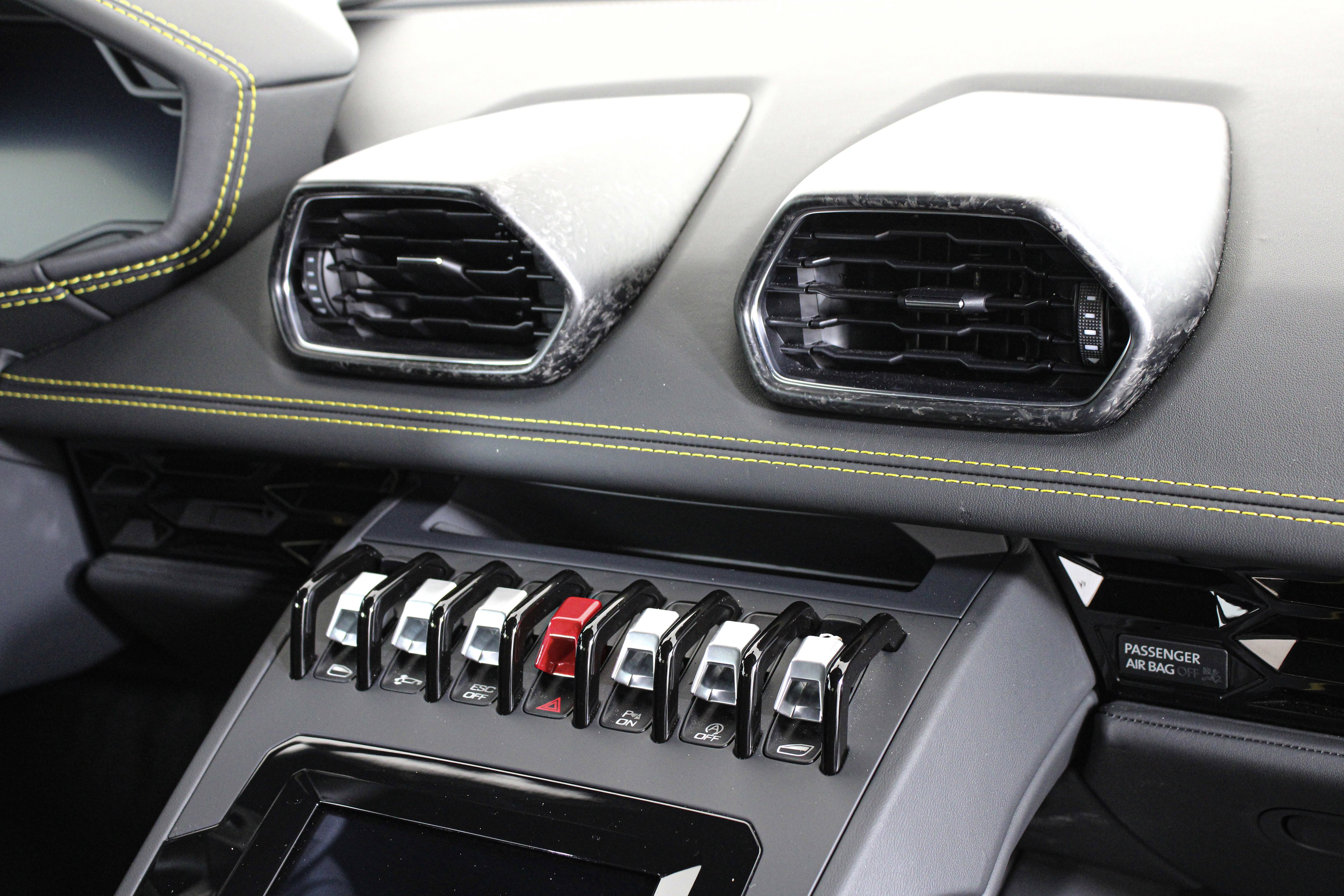 Used 2021 Blue Lamborghini  image 34