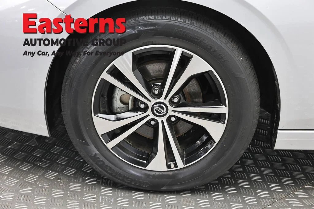 Used 2022 Silver Nissan SV image 31