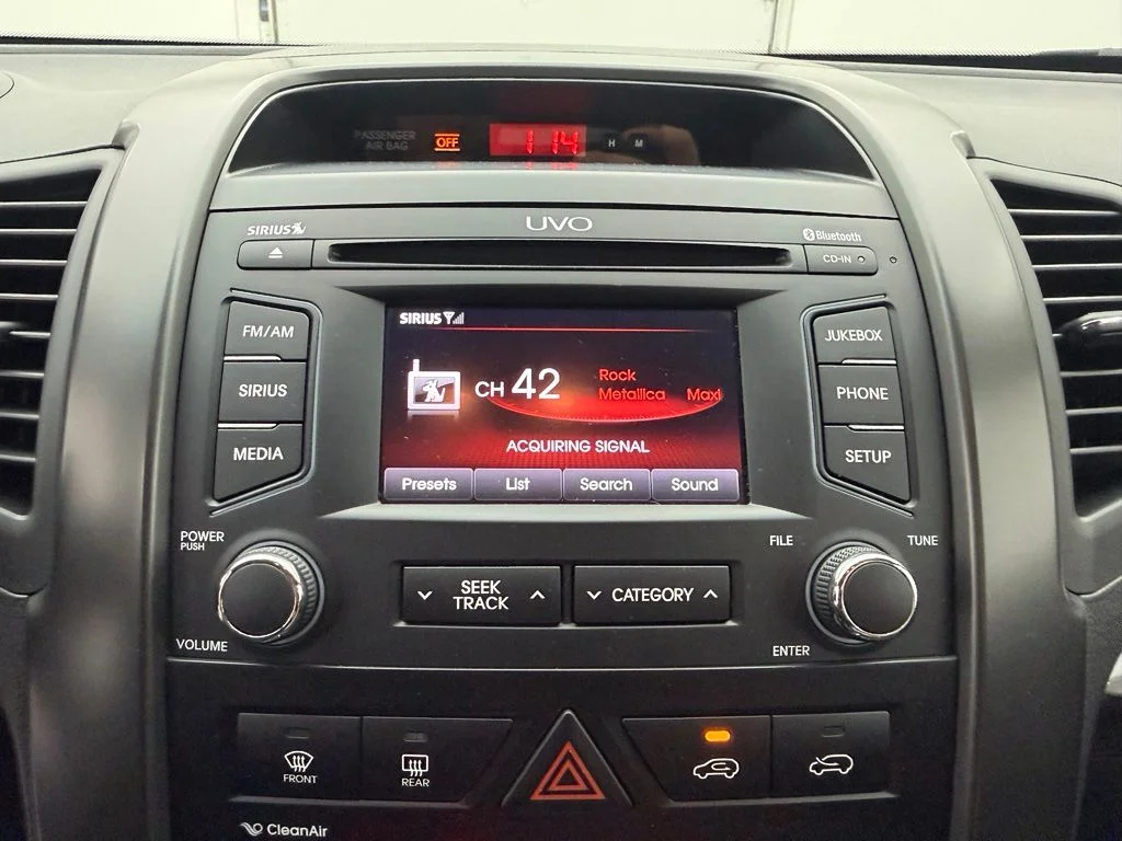 Used 2012 White Kia EX image 5