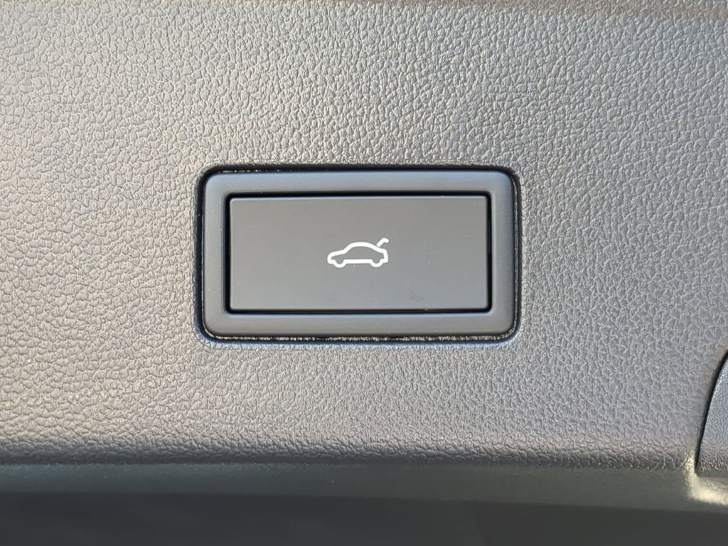 New 2026  Volkswagen 2.0T SE w/Technology image 9