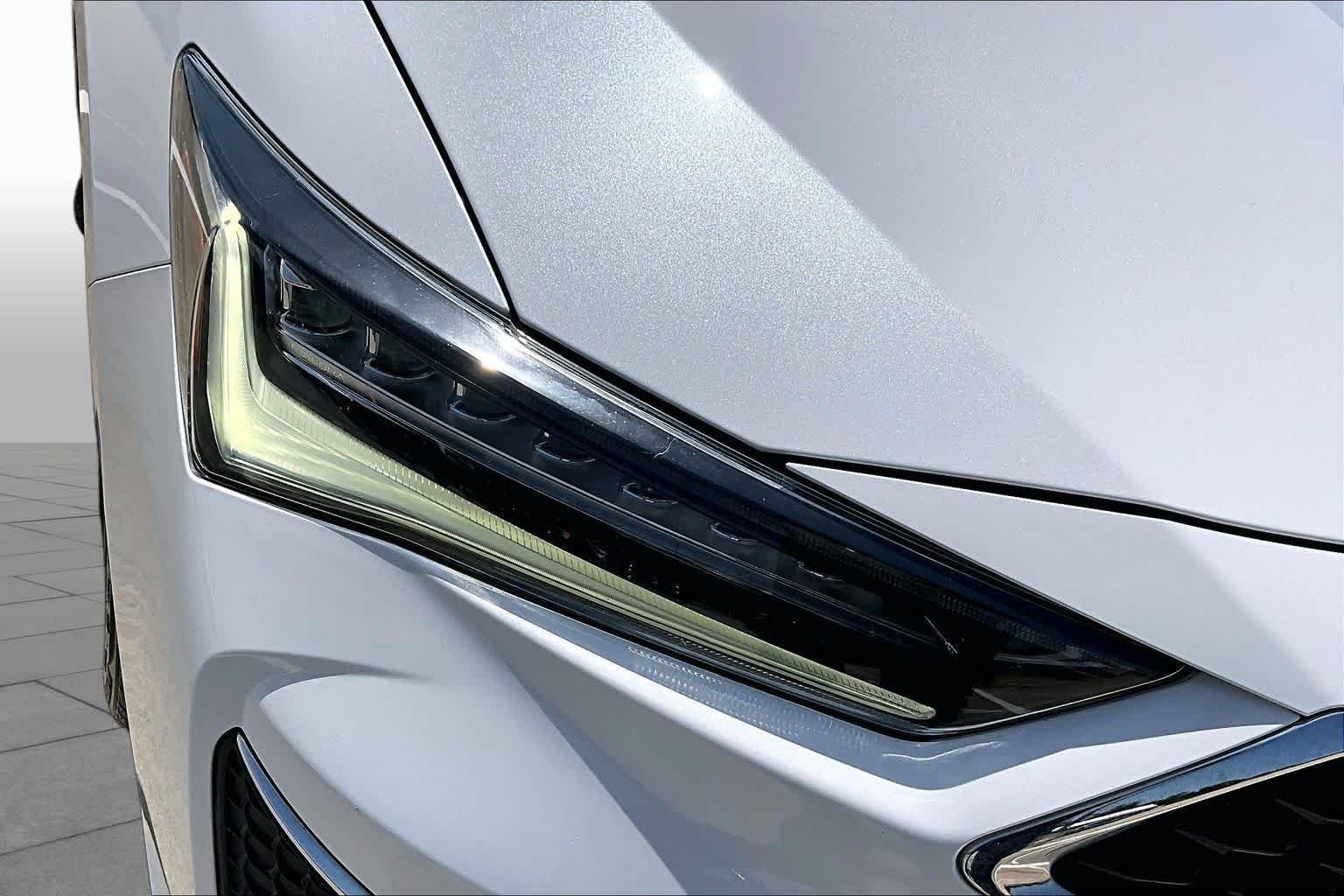 Used 2021 Platinum White Pearl Acura w/Premium Package image 28