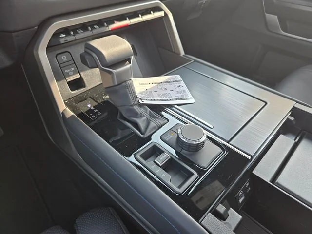 New 2026 Wind Chill Pearl Toyota Platinum image 15