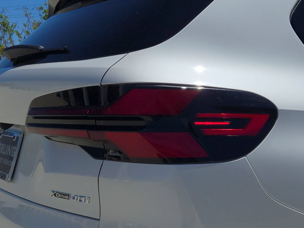 New 2026 Mineral White Metallic BMW xDrive40i image 5