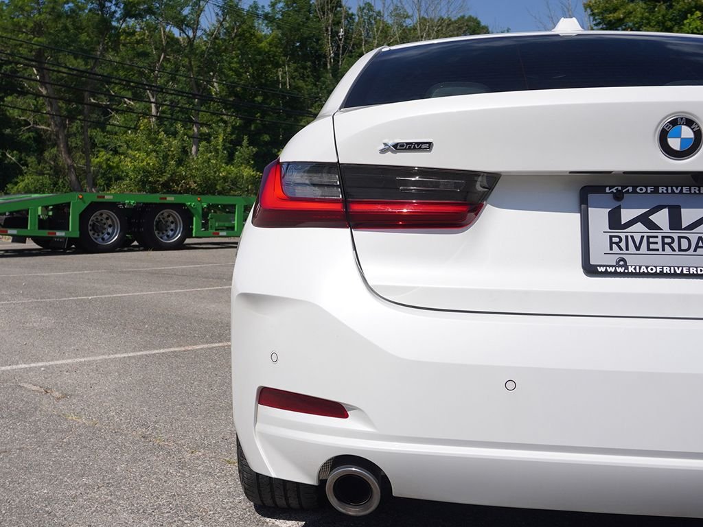 Used 2024 White BMW 330i xDrive image 16