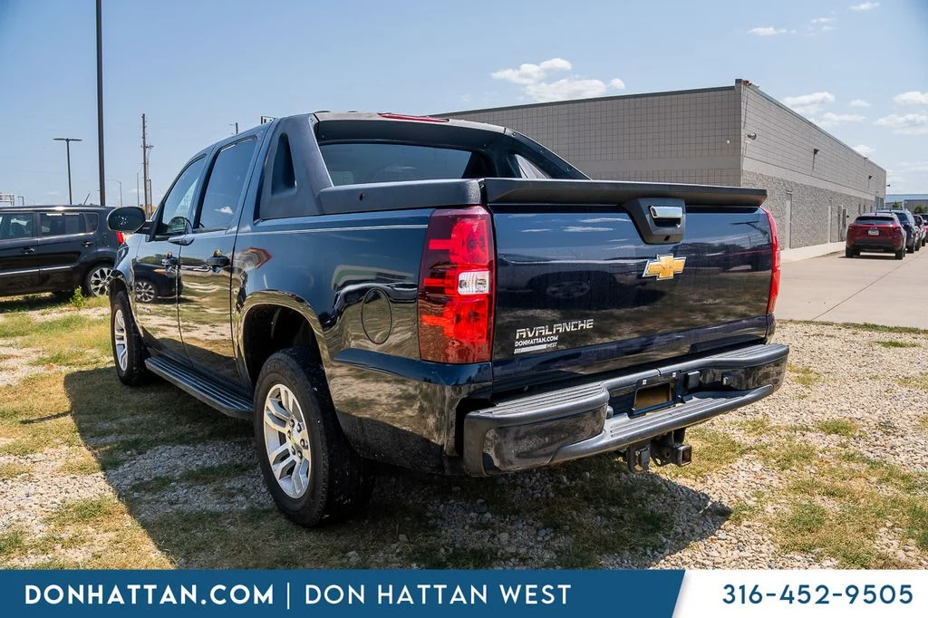 Used 2007 Blue Chevrolet LT image 24