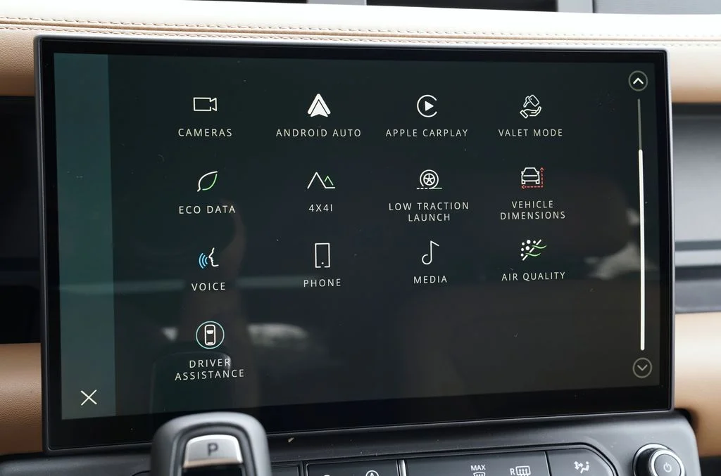 New 2026 Fuji White Land Rover X-Dynamic SE image 22