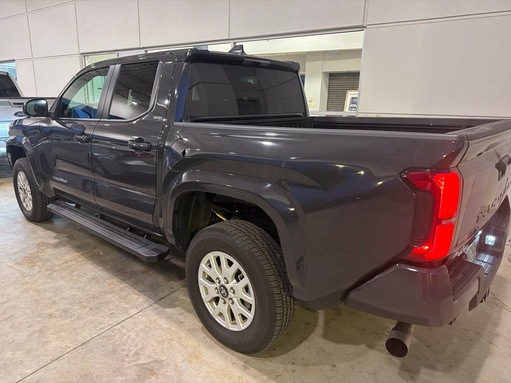 Used 2026  Toyota SR5 image 2