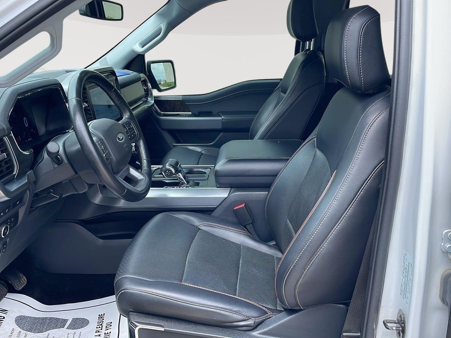 Used 2022 Oxford White Ford LARIAT image 9
