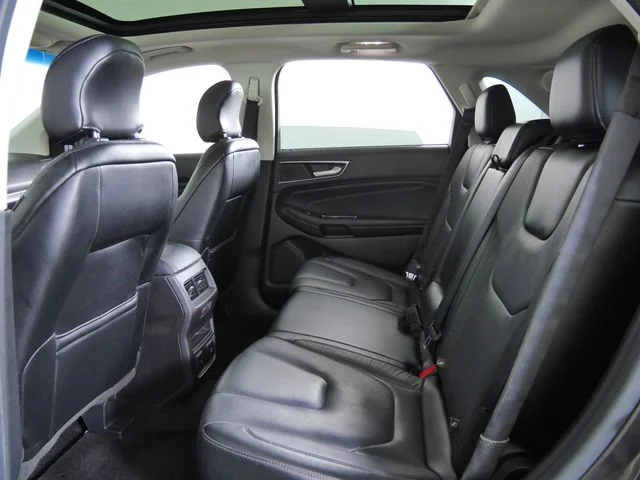 Used 2015  Ford Titanium image 15
