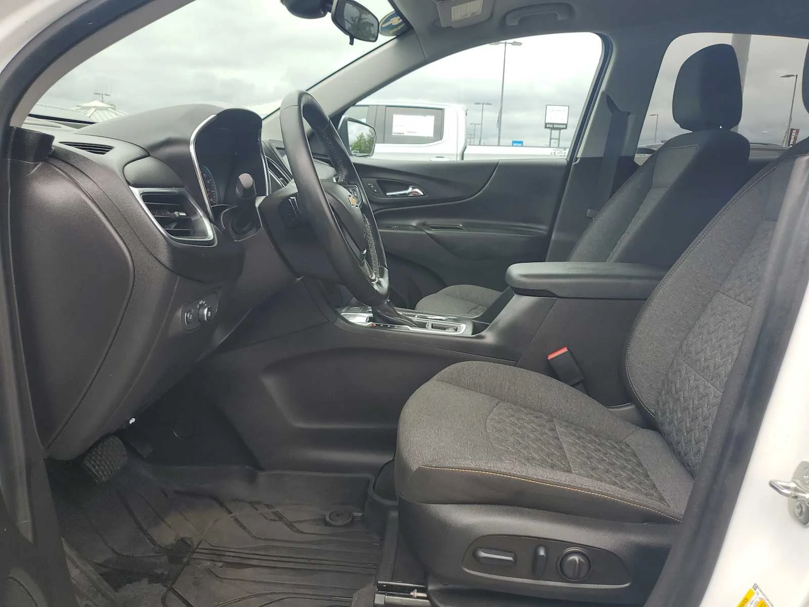 Used 2024 Summit White Chevrolet LT image 14