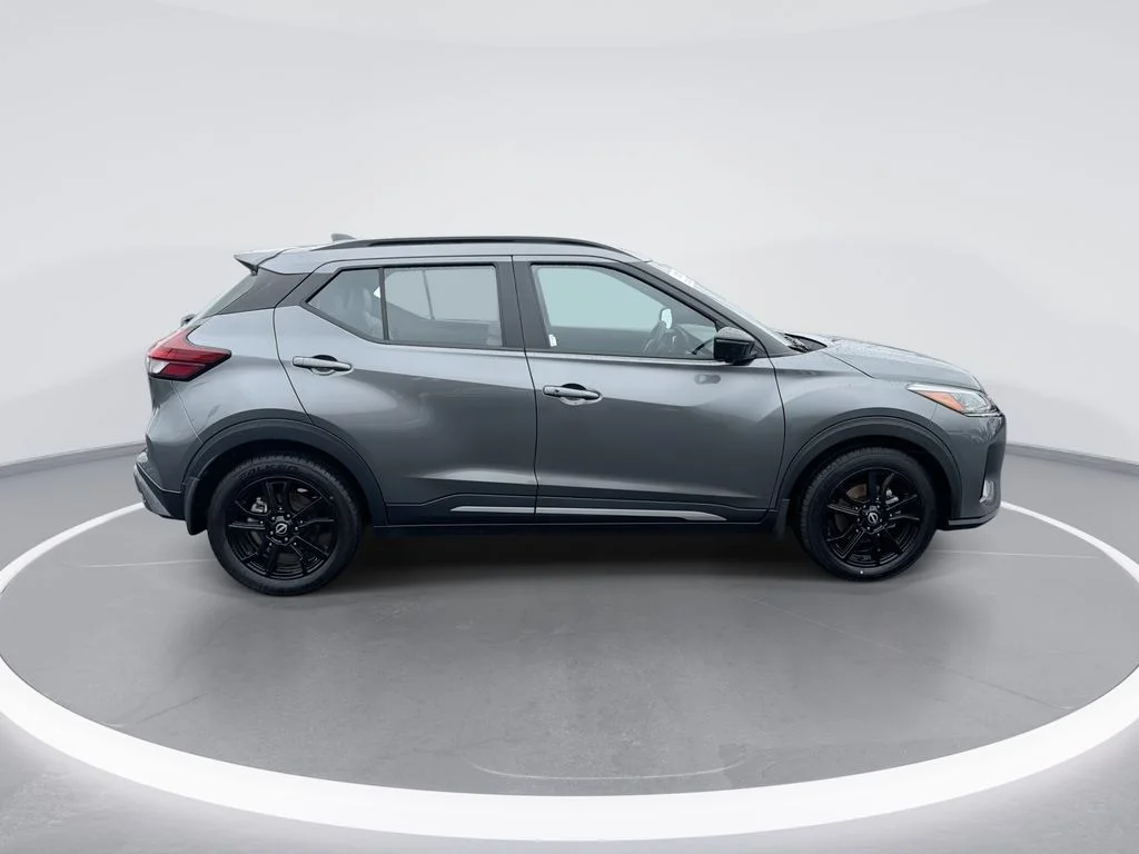 Used 2023 Gray Nissan SR image 6