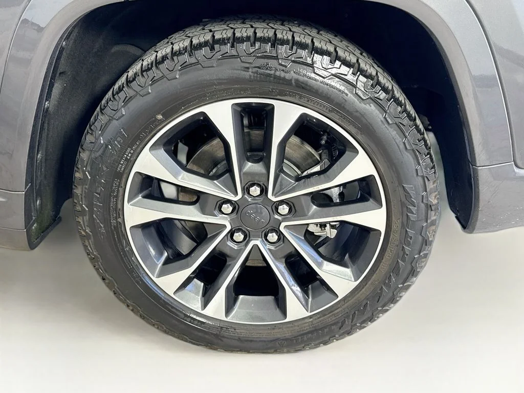 Used 2022 Gray Jeep Overland 4xe image 32