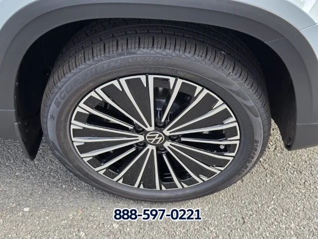 New 2027 Monument Gray9 Volkswagen SE image 15